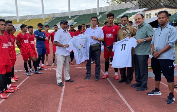 PIM Berikan Dukungan untuk Tim Sepakbola PON Aceh
